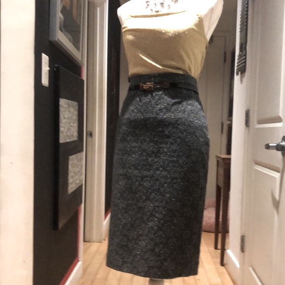 🇺🇸 Moschino Medium Stunning color and fit - Picture 9 of 16